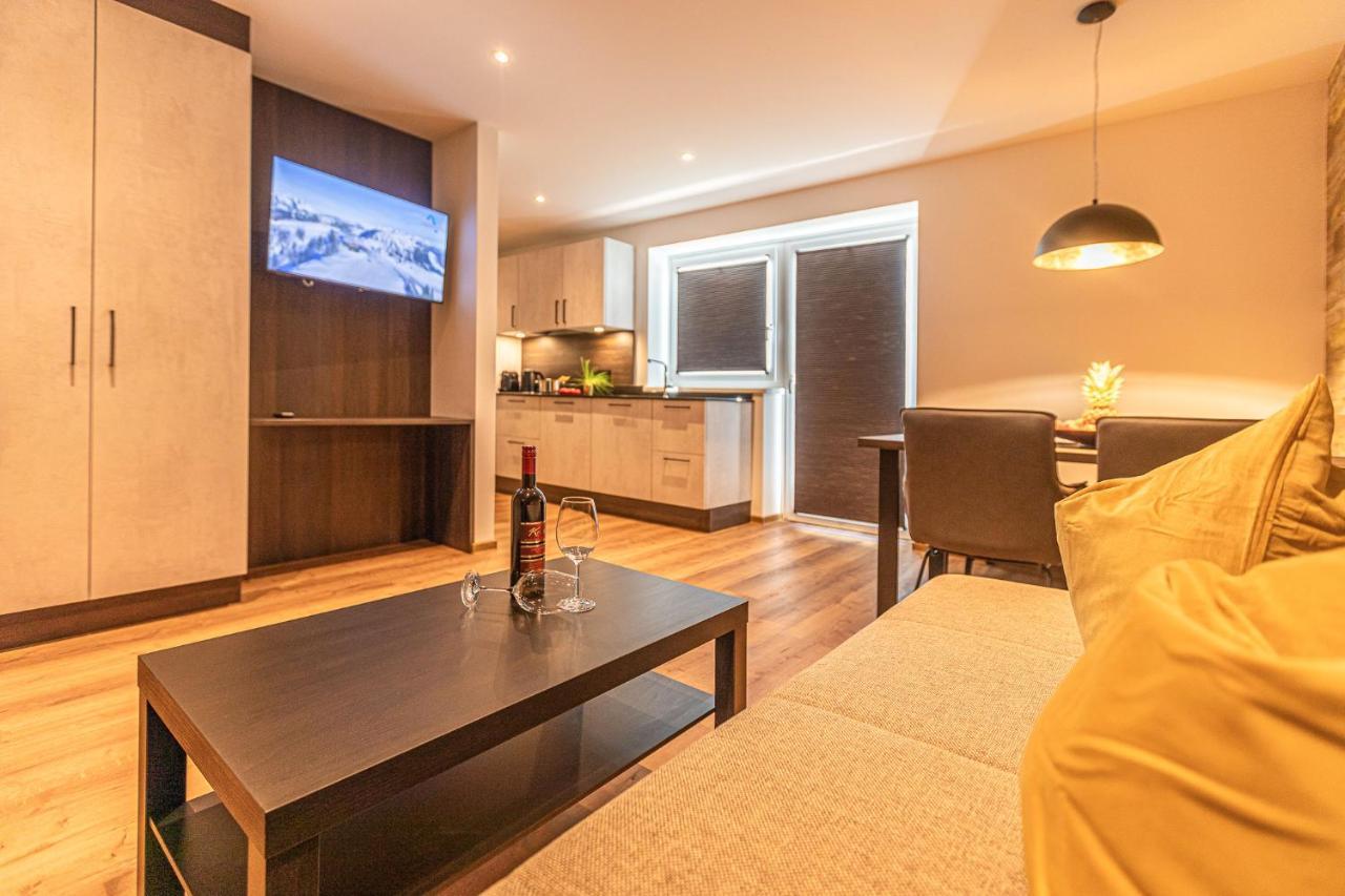 Tevini Boutique Suites By We Rent Zell am See Exterior foto