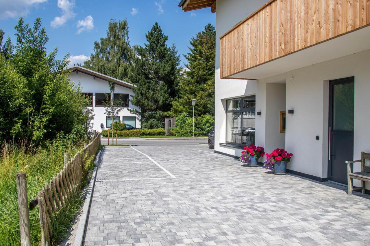 Tevini Boutique Suites By We Rent Zell am See Exterior foto